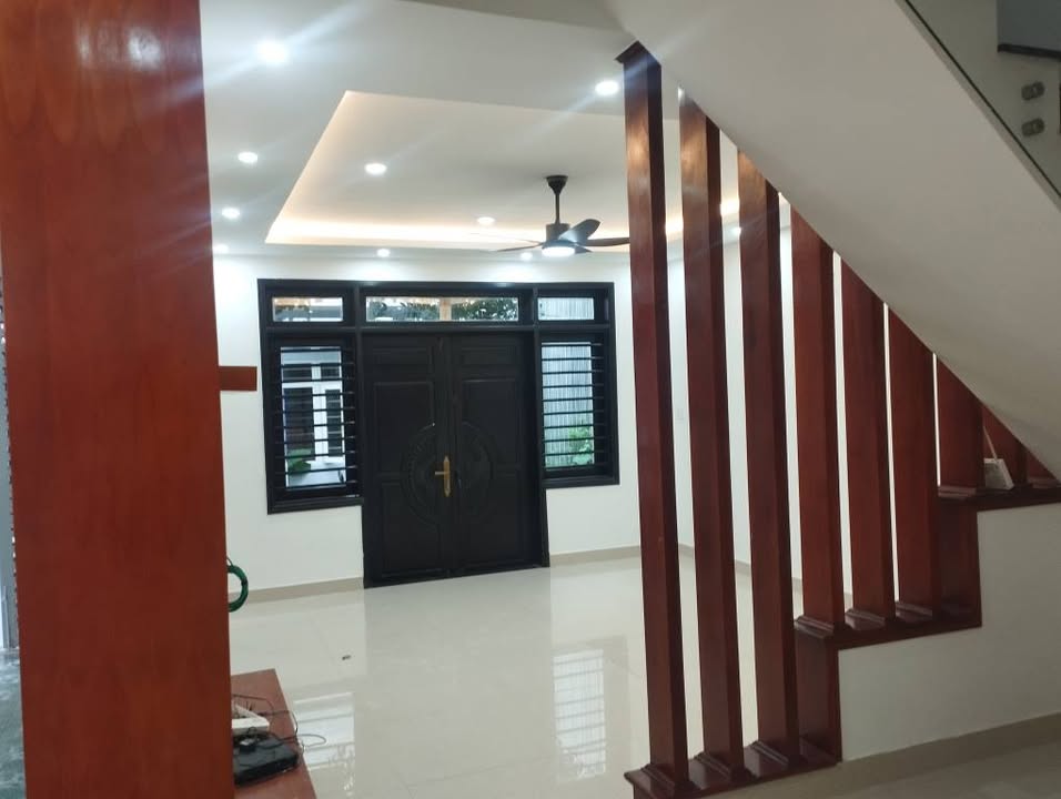 Nhà 3 tầng Đa Mặn Đông 90m² giá 7.2 tỷ - Sân đỗ ô tô tiện lợi!