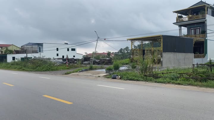 Đất mặt đường Quốc lộ 7A, Hòa Sơn, Đô Lương 106m² giá 2.4 tỷ - Kinh doanh thuận lợi!