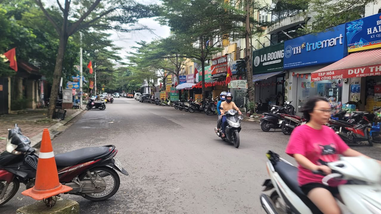 Townhouse La Khê 82.5m² - Thang máy, Gara 2 ô tô - Đầu tư kinh doanh đỉnh!