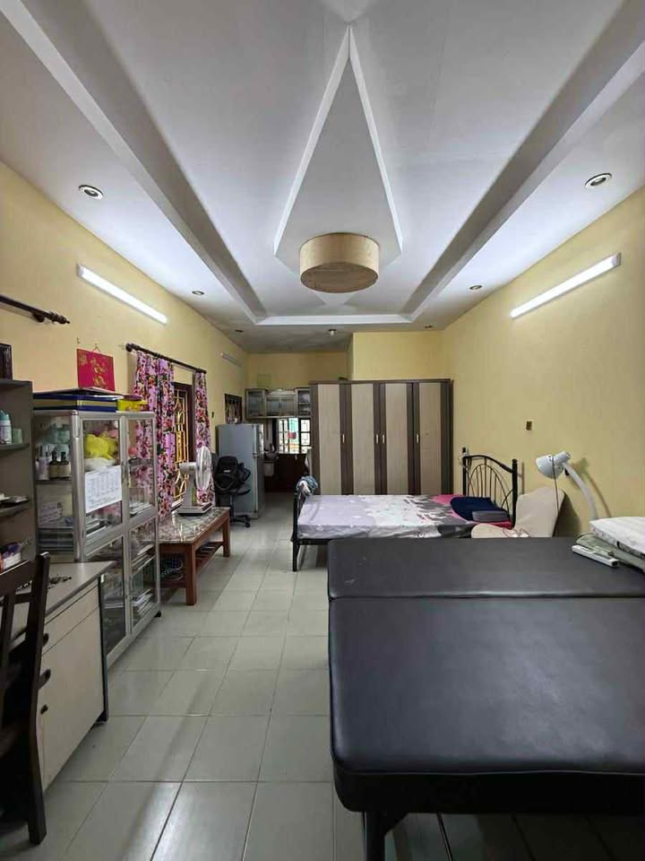 Căn hộ Tập thể Khâm Thiên Đống Đa 70m² giá 2.4 tỷ - Diện tích rộng, thoáng mát!