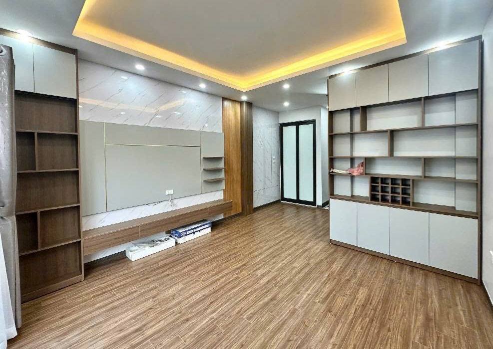 Nhà 5 tầng đường An Dương Vương, quận Tây Hồ, 30m² giá 8.3 tỷ - Sẵn sàng vào ở!