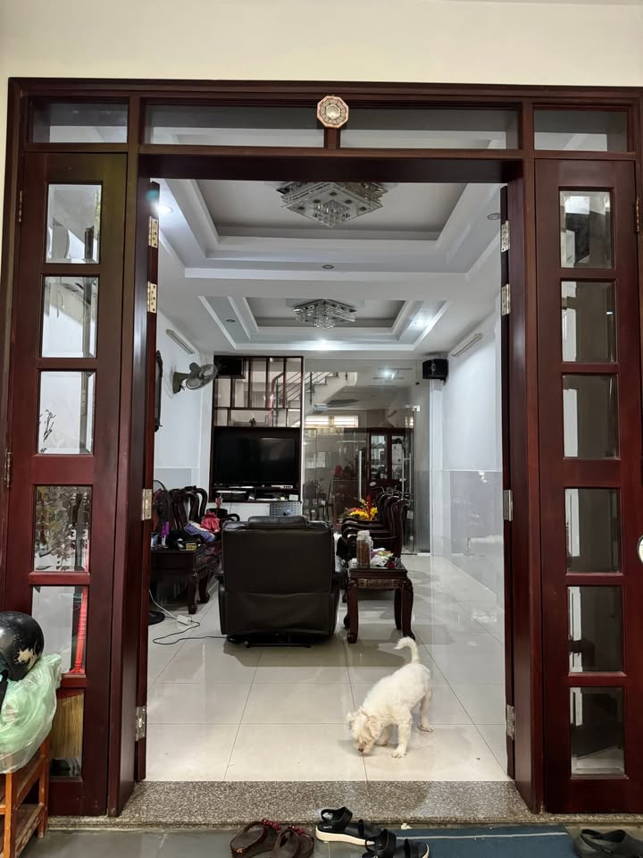 Cho thuê văn phòng tại Tân Bình 80m² - Mặt bằng đẹp, an ninh 24/7!