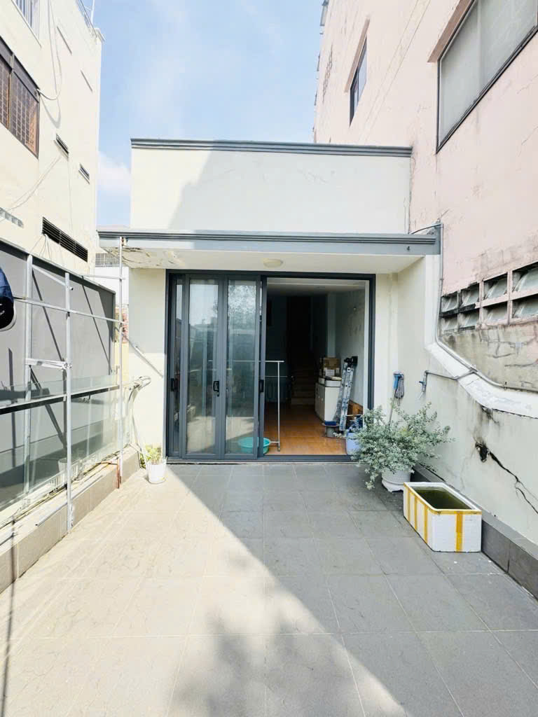 Bán nhà góc 2 mặt tiền đường 3 tháng 2, quận 11, 67m², kinh doanh đỉnh chỉ 23.5 tỷ!