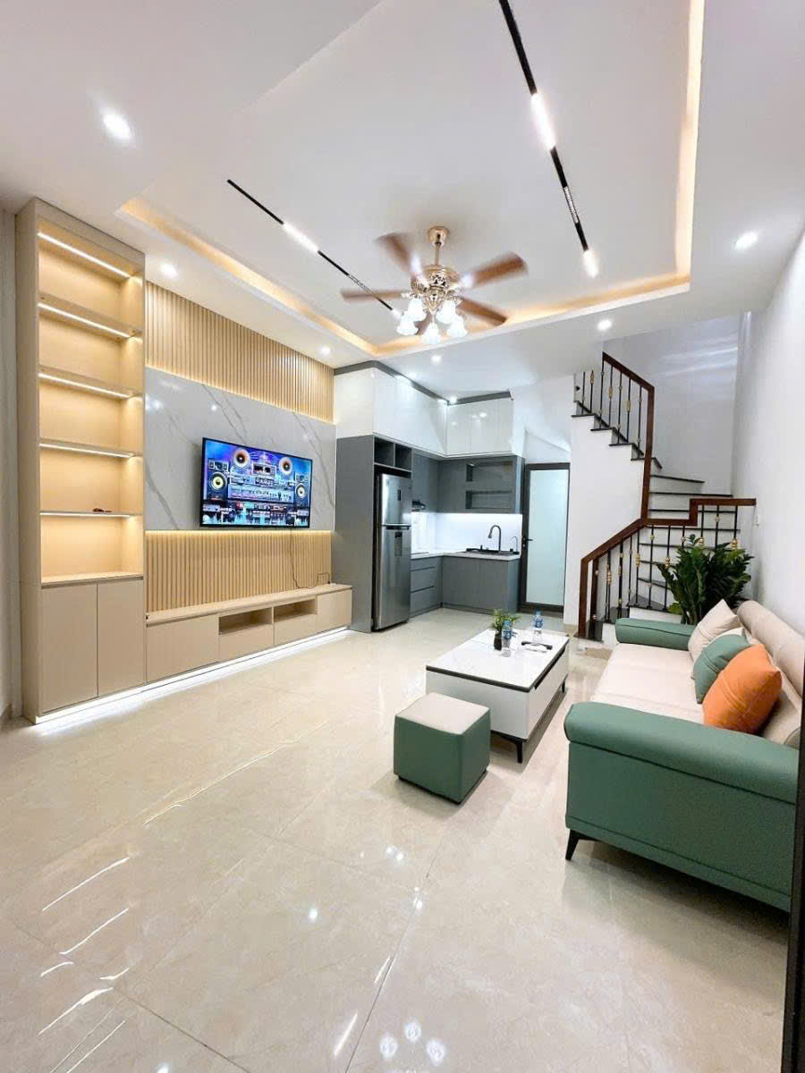 Nhà mặt hồ Mai Anh Tuấn 42m² giá 33 tỷ - Tài sản hiếm có giữa Đống Đa!