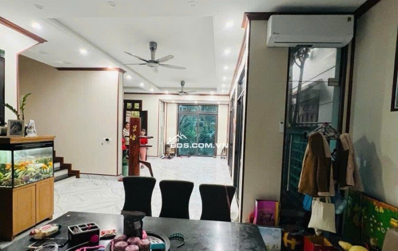 Bán biệt thự sân vườn phố Đội Nhân quận Ba Đình 141m² giá 45 tỷ - An ninh tuyệt đối, thoáng mát!