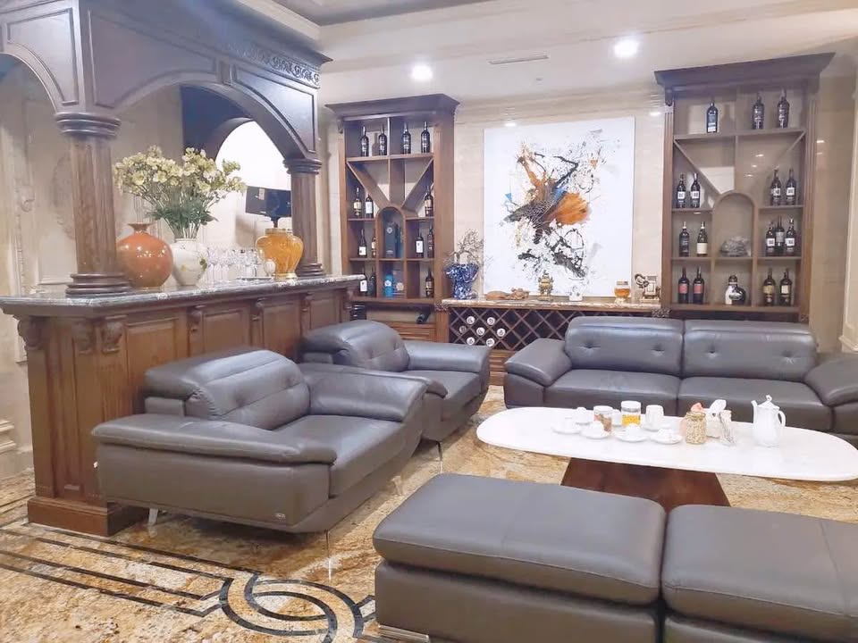 Nhà phố Đống Đa 70m² giá 13.5 tỷ - Sổ đỏ chính chủ, mặt tiền 4m!