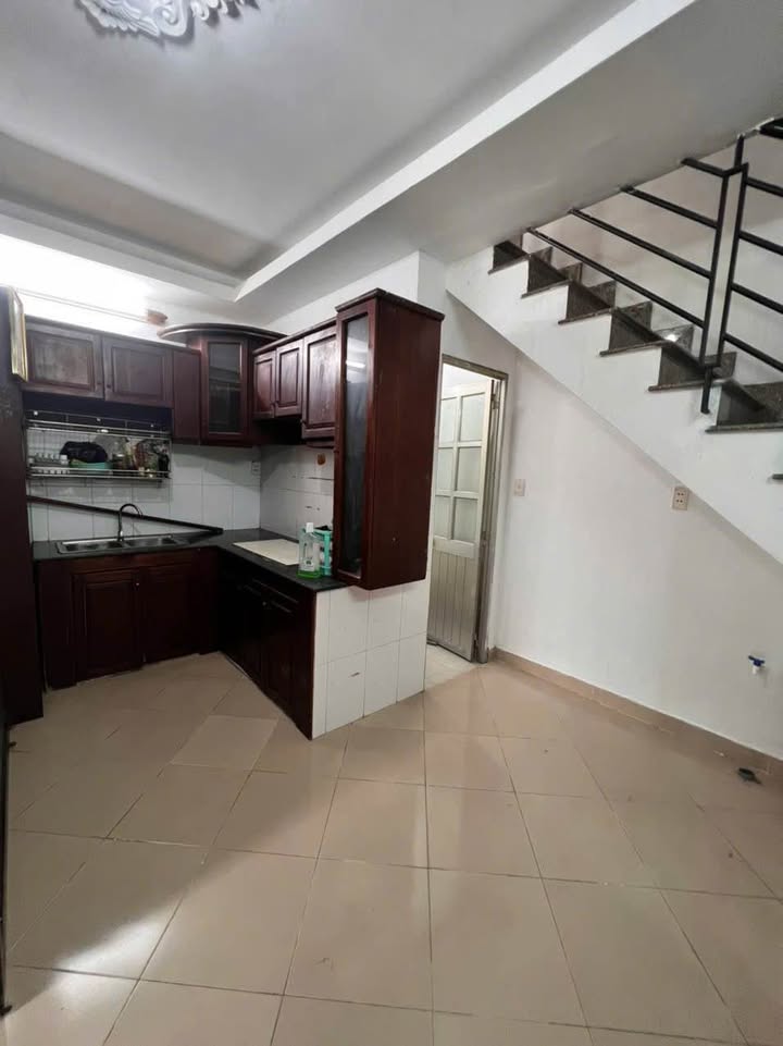 Nhà nguyên căn hẻm xe hơi Thạch Lam, Tân Phú 40m² giá chỉ 9 triệu/tháng - Đừng bỏ lỡ cơ hội này!