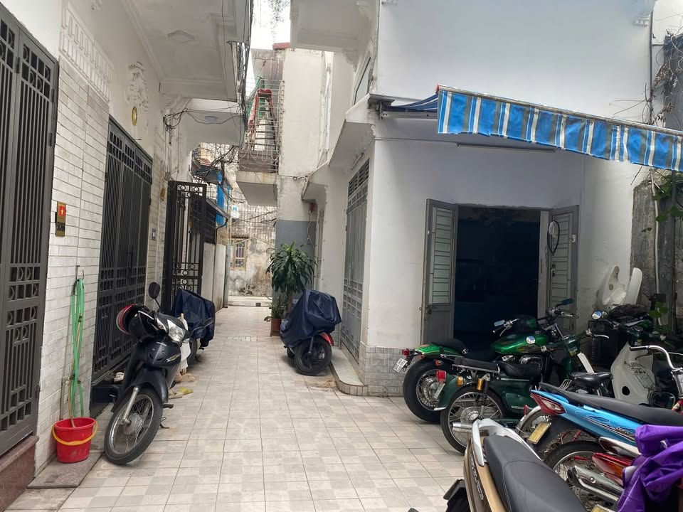 Nhà 2,5 tầng Miếu Hai Xã, Lê Chân 32m² giá 2,15 tỷ - Sẵn sàng vào ở ngay!