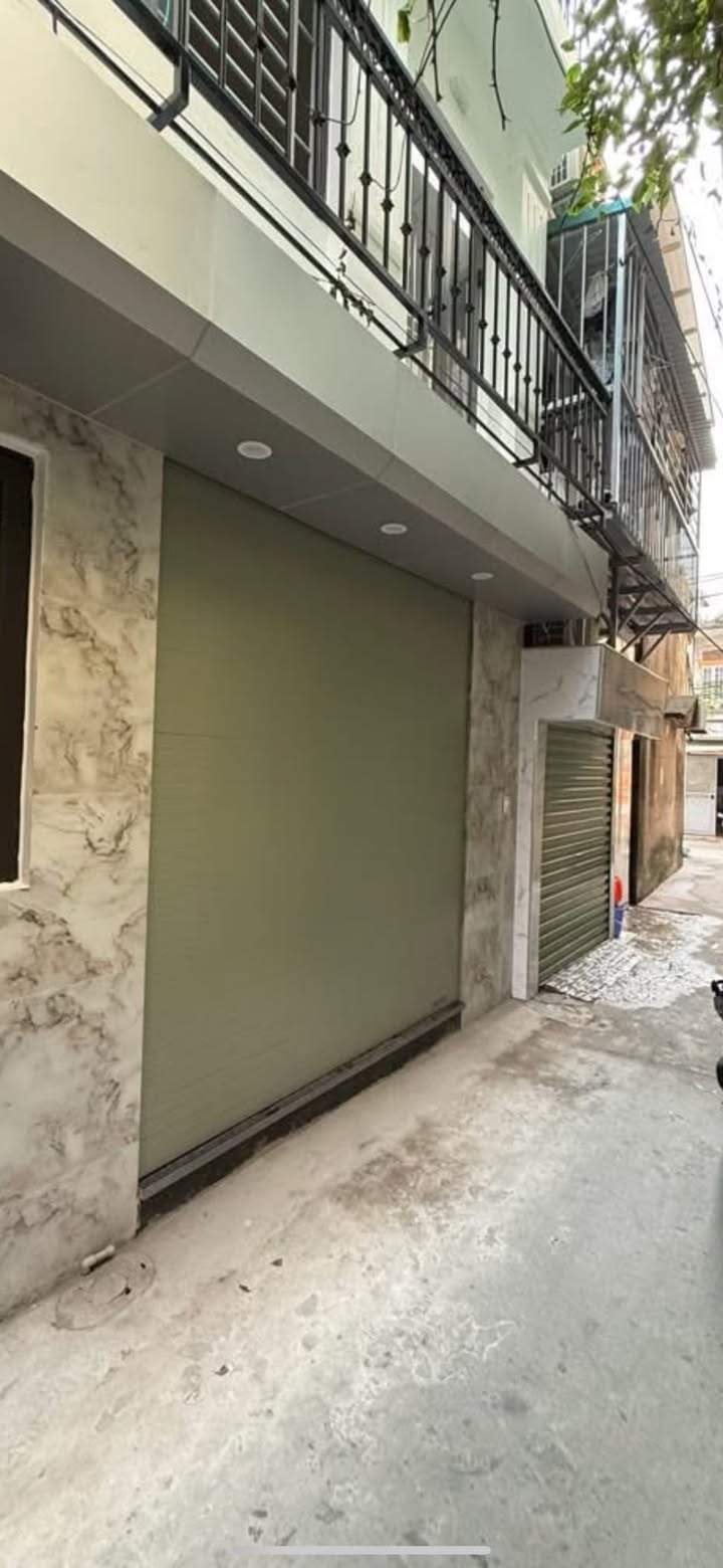 Nhà bán Nguyễn Văn Cừ, Long Biên 26m² giá thỏa thuận - Ô tô đỗ cửa!