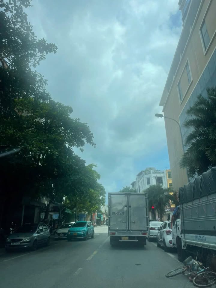 Nhà phố 3 tầng Tống Duy Tân 150m² giá 18 tỷ - Vị trí vàng trung tâm Thanh Hóa!