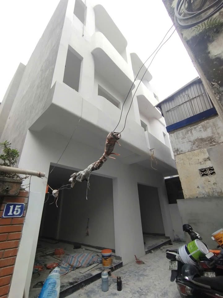 Nhà 3 tầng mới xây đường Phan Đình Giót, Nam Định 46m² giá 1.93 tỷ - Tiện nghi đầy đủ và thoáng đãng!