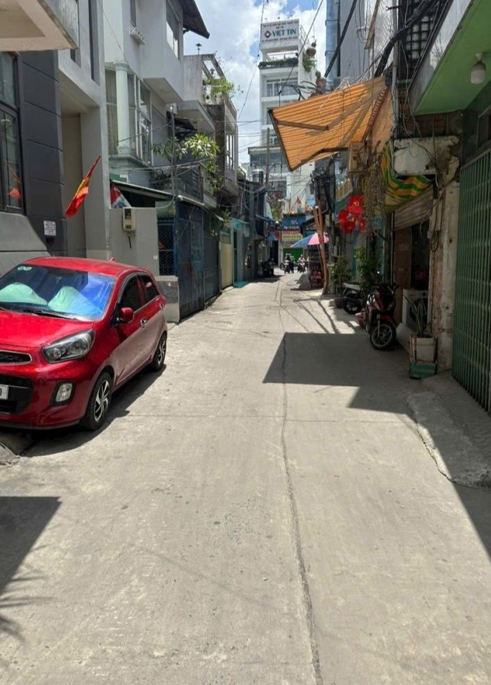 Nhà mặt tiền Cách Mạng Tháng 8, Quận 10, 69m² giá 9.99 tỷ - Nội thất đầy đủ, sẵn sàng ở ngay!