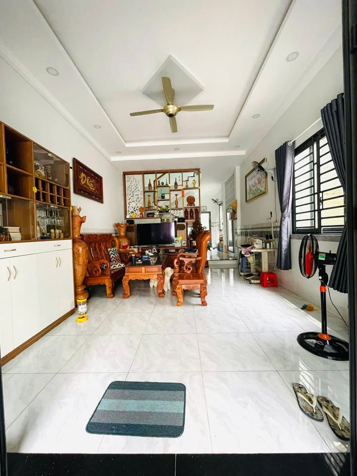 Nhà cho thuê tại đường Nguyễn Sơn, quận Tân Phú - 54m², giá 14 triệu, đầy đủ nội thất!