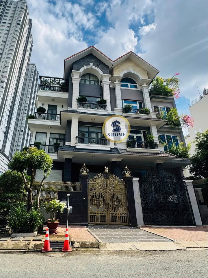 FrontHouse Tân Hưng 200m² giá 50 tỷ - Vị trí đắc địa, gần Lotte Mart!