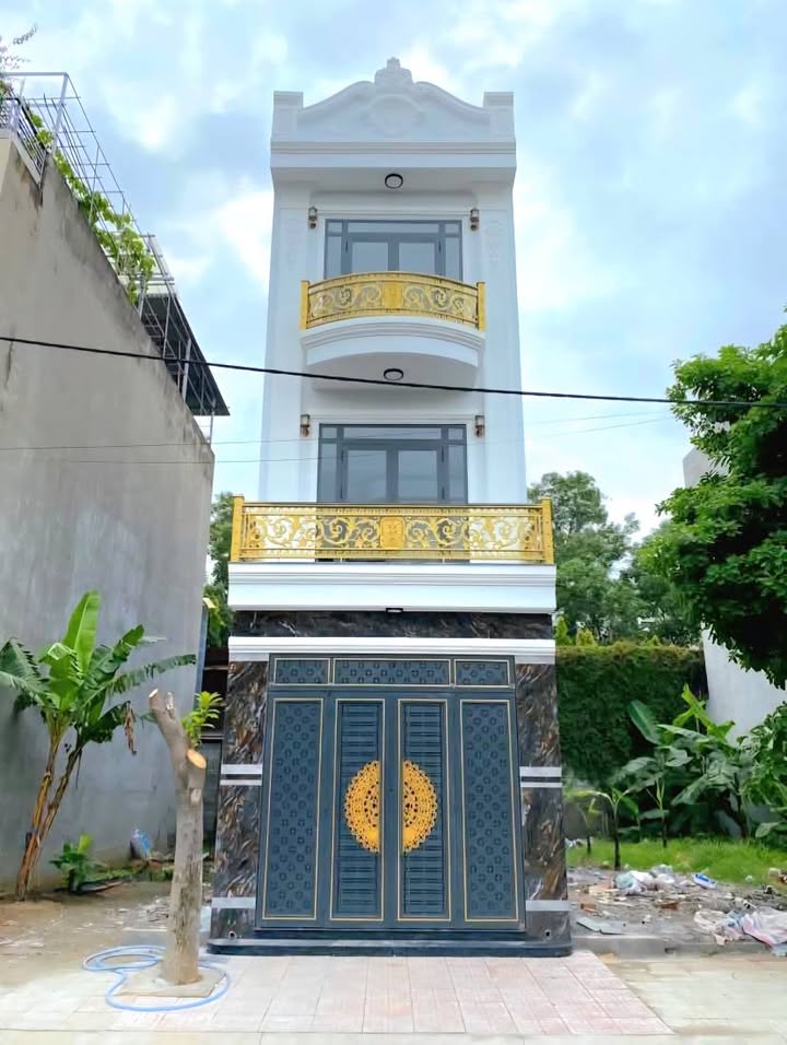 Nhà 3 tầng mới xây KDC Lê Phong 66m² giá 5 tỷ - Tiện ích đầy đủ, gần chợ Dĩ An!