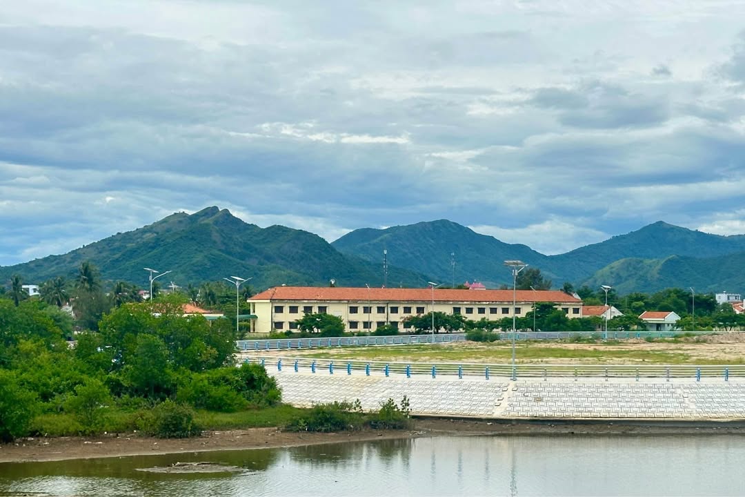 Nhà ngói Vạn Thắng 217.6m² giá chỉ 1 tỷ - Mặt tiền 6m, lô góc