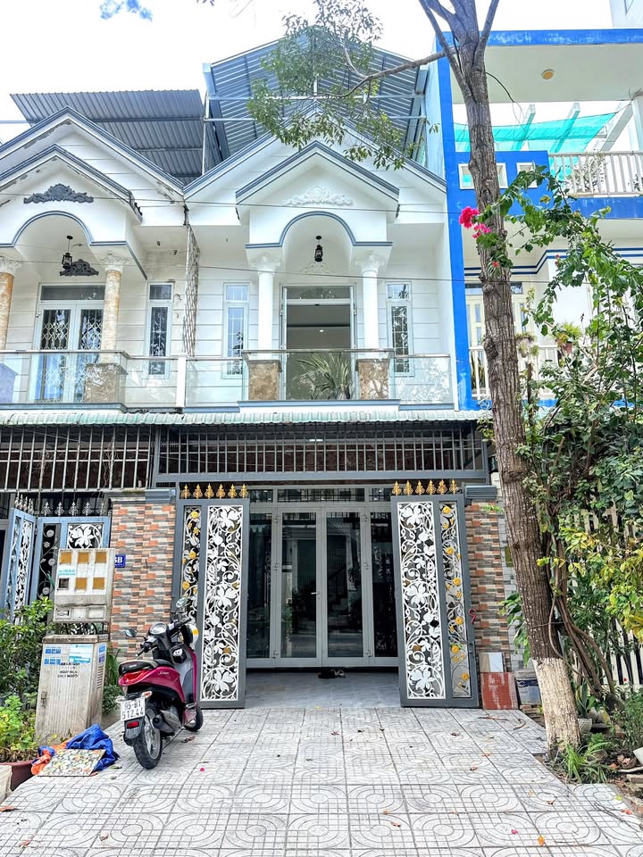 Nhà 1 Trệt 1 Lầu Đường Số 12 KDC Hồng Phát Khu B - 90m² giá 5.65 tỷ - Pháp lý rõ ràng!