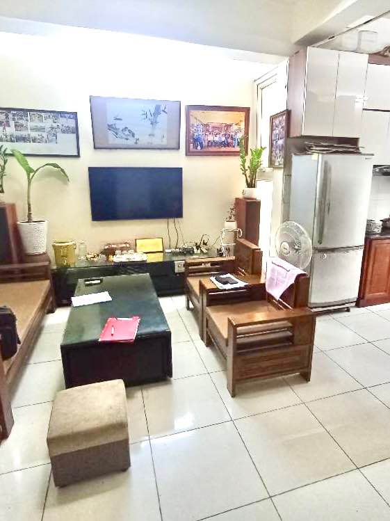 Chung cư Hoàng Cầu 60m² giá 6.39 tỷ - Sổ đỏ vĩnh viễn, nội thất đầy đủ!