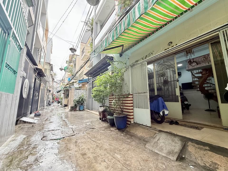 Nhà 4 tầng Quận 10, 59.8m² giá 10.5 tỷ - Pháp lý chuẩn, hoàn công đầy đủ!