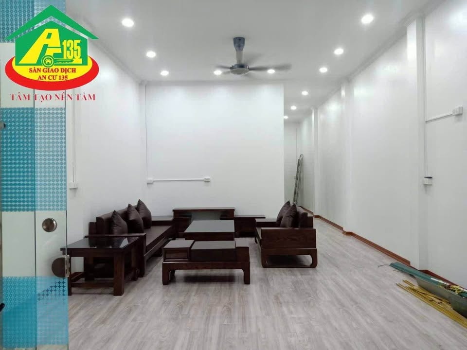 Nhà 1.5 tầng đường Đinh Tiên Hoàng, Đông Thành, 77m² chỉ 5 tỷ - Sổ đỏ chính chủ!
