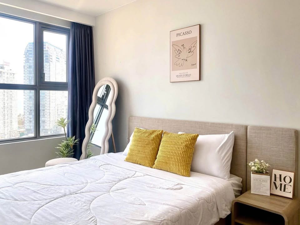 Căn hộ SaiGon Royal Q4 85m² giá 25 triệu - View đẹp, nội thất full!