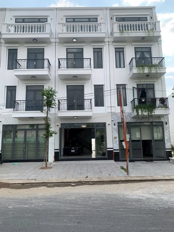 Nhà cho thuê 3 tầng đường D1 KDC Hồng Loan, Cái Răng giá 15 triệu - Phù hợp cho gia đình và văn phòng!