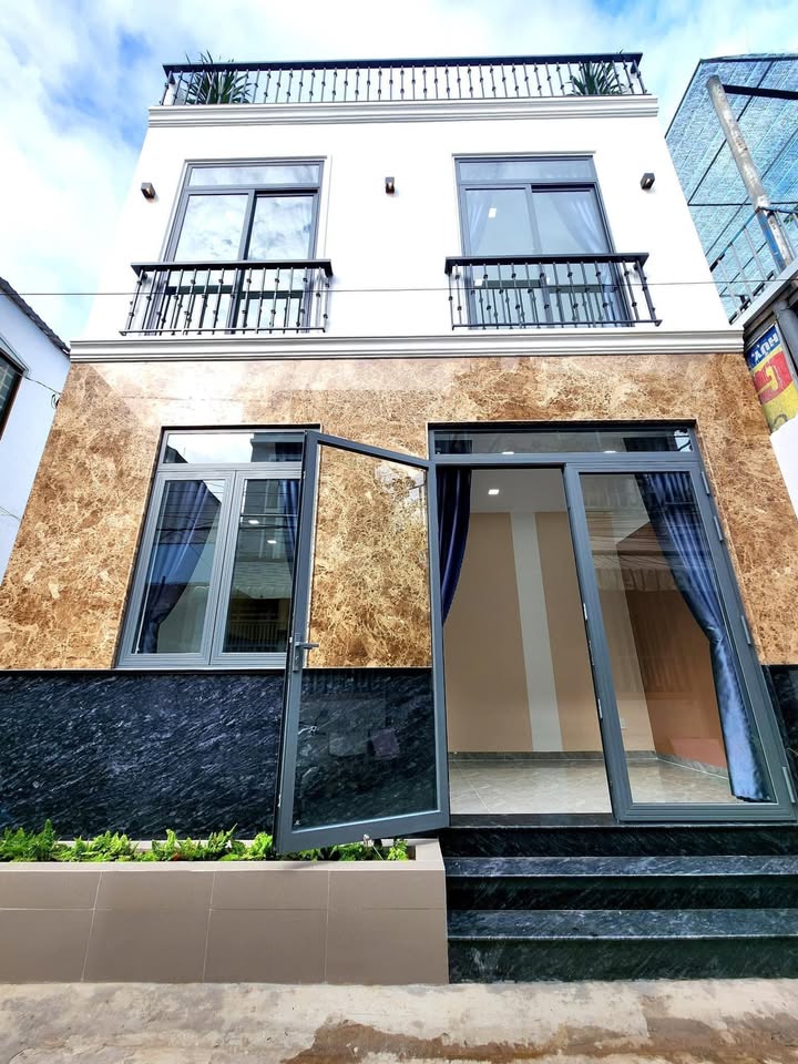 Nhà đẹp 2 tầng hẻm 3 Lê Hồng Phong, Bình Thủy, 32m² giá 1.89 tỷ - Giảm ngay 400 triệu!