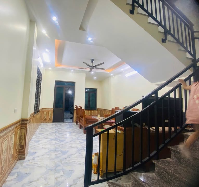 Nhà 2 tầng Quảng Phú 226m² giá 2.3 tỷ - Chính chủ cần bán gấp!