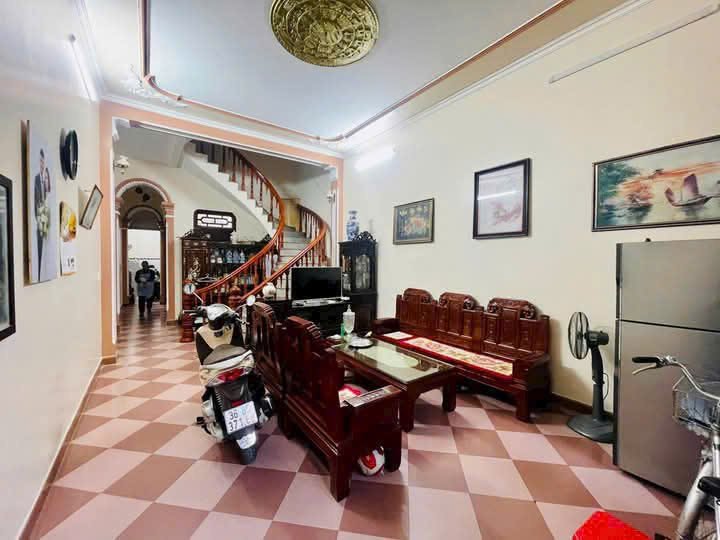 Nhà 3 tầng Tân Sơn, Thanh Hóa 99m² - Mặt tiền 5m, vị trí thuận lợi!