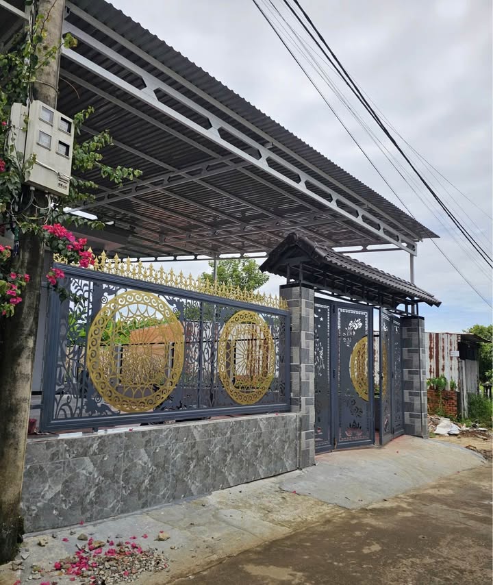 Nhà cấp 4 mới xây Thôn 19 Hòa Khánh 175m² giá 1.79 tỷ - Sân vườn thoáng mát!