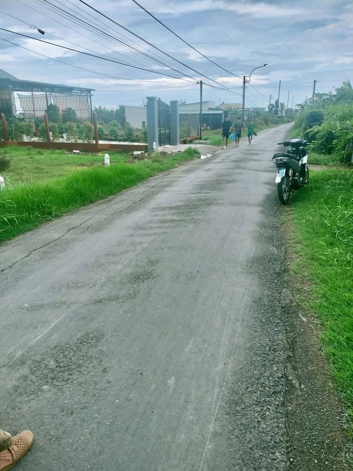 Đất nền Gò Công Tiền Giang 370m² giá 750 triệu - Mặt tiền đường nhựa view kênh
