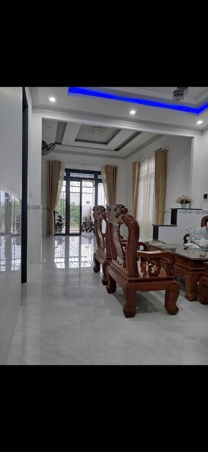 Nhà mặt đường nhựa lớn Hòa Ninh, Di Linh 198.9m² giá chỉ 1.6 tỷ - Sẵn sàng ở ngay!