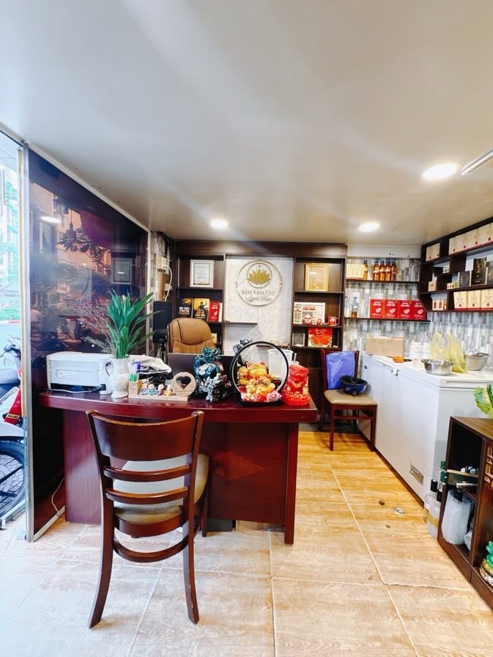 Nhà riêng Tôn Thất Thuyết, Quận 4, 36.4m² giá 5 tỷ - Kiên cố, thoáng mát, sân thượng rộng!