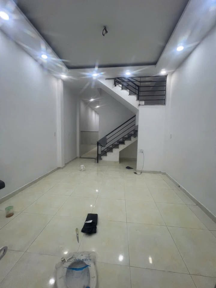 Nhà cho thuê hẻm xe hơi đường Lê Thúc Hoạch, quận Tân Phú - Nhà mới sơn đẹp, an ninh!