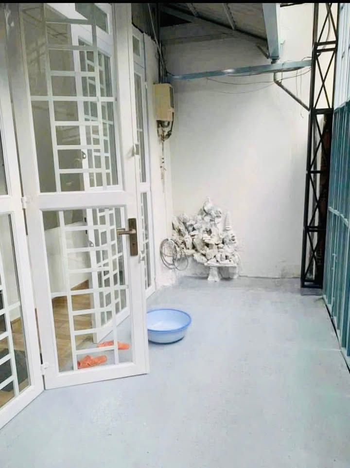 Nhà thuê Tân Phú 84m² giá 13.5 triệu - Phù hợp cho gia đình đông người!