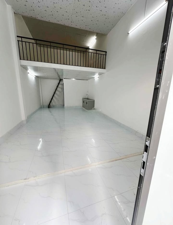 Nhà thuê mặt tiền Nguyễn Lộ Trạch, quận Tân Phú, 36m² - Thích hợp ở và kinh doanh online!