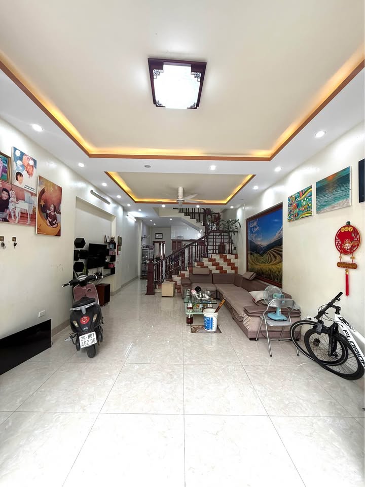 Nhà 2 tầng tum 100m² Phường Nam Cường giá 3.6 tỷ - Thiết kế hiện đại, sổ đỏ chính chủ!