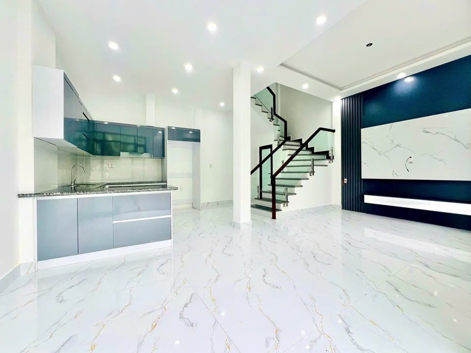 Nhà Xây Mới 3 Tầng Khúc Hạo - Vĩnh Niệm 42m² giá 2.88 tỷ - Full nội thất vào ở ngay!