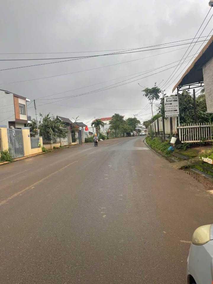 Nhà kho mặt tiền kinh doanh tại Y Moan, Buôn Ma Thuột 102m² giá 4.85 tỷ - Cơ hội đầu tư tuyệt vời!