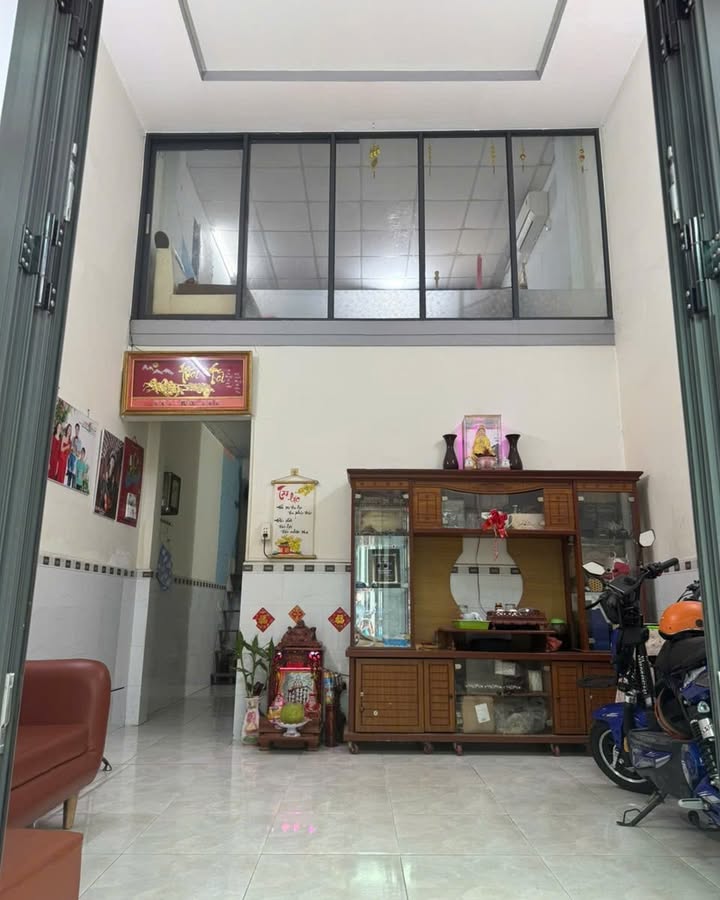 Nhà gác lửng Hóc Môn 54m² giá 2.7 tỷ - Sẵn sàng vào ở ngay!