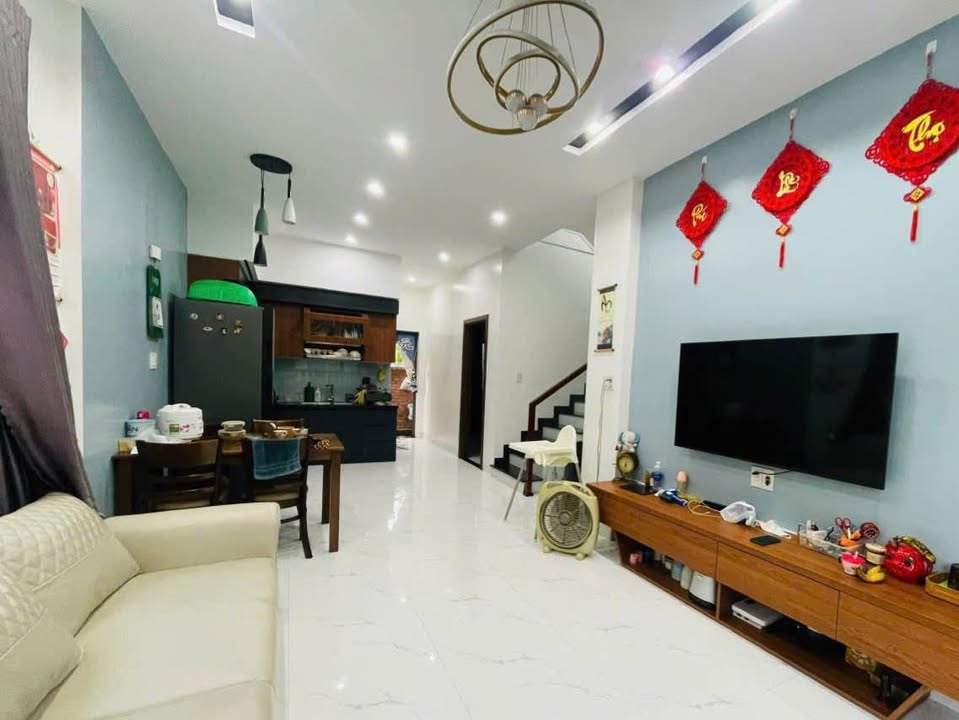 Nhà 2 tầng Kiệt 108 Lê Ngô Cát, phường Thuỷ Xuân, 100m² giá 2.8 tỷ - Chỉ việc dọn vào ở ngay!