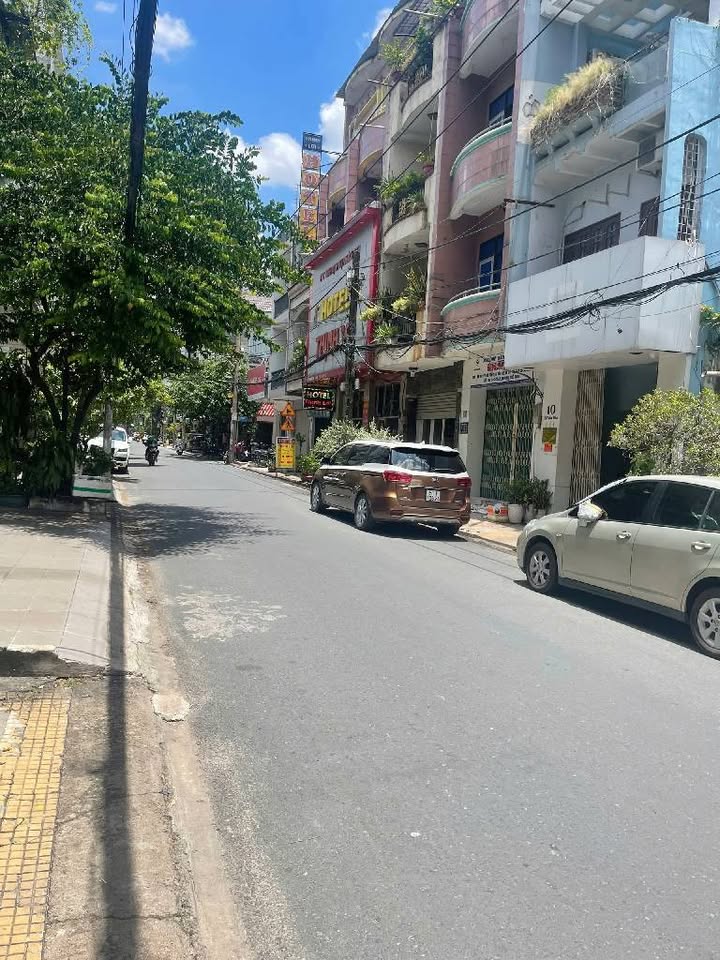 Nhà mặt tiền Bế Đàn, Tân Bình 558m² giá 4.89 tỷ - Đầu tư sinh lời ngay!