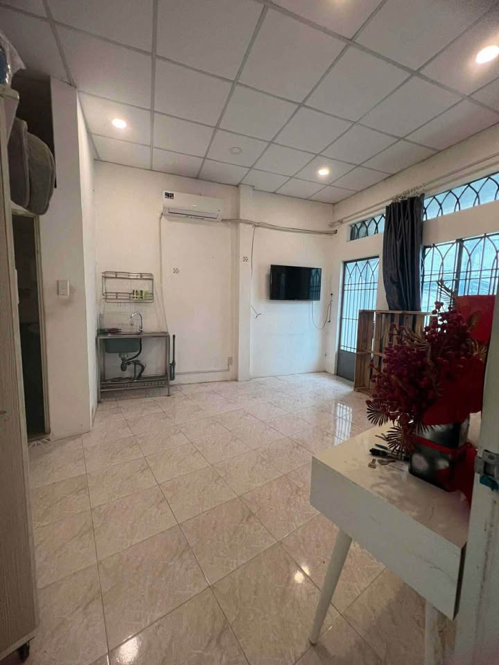 Nhà mặt tiền Nguyễn Thượng Hiền, Phú Nhuận 41m² giá 18 triệu - Giao ngay!