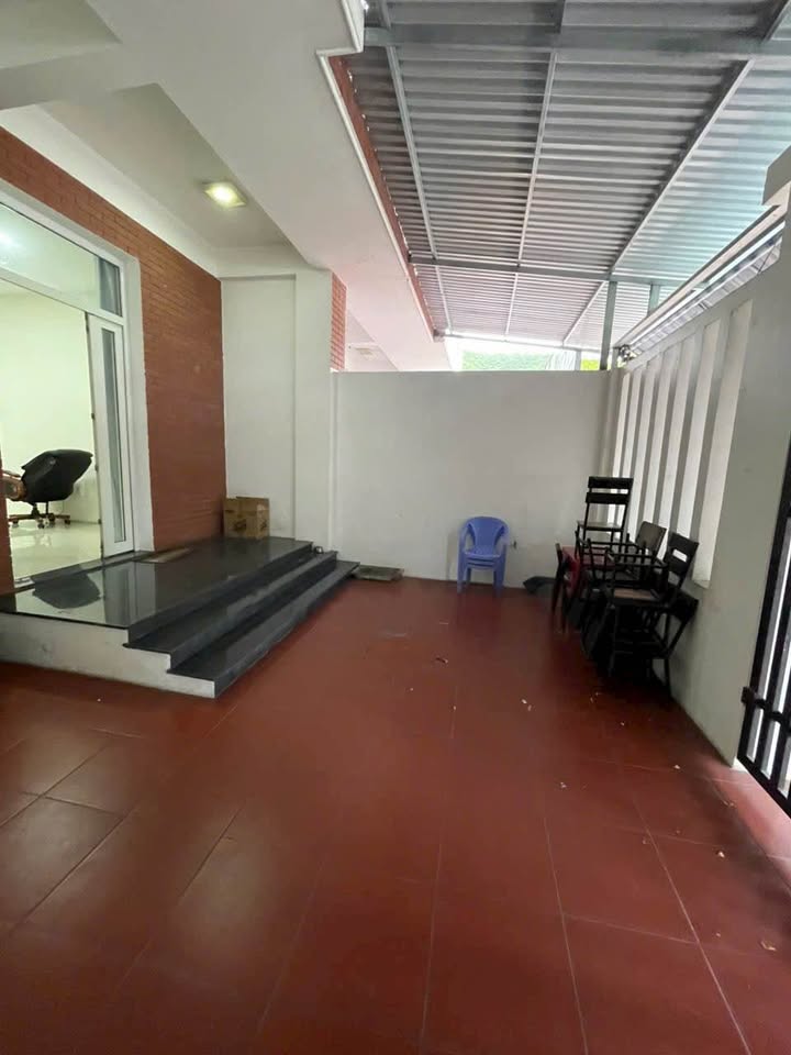 Cho thuê nhà 4 tầng mặt tiền khu đô thị Mipeco - Tô Hiệu, 100m² giá 20 triệu - Nhà mới đẹp, nội thất đầy đủ!