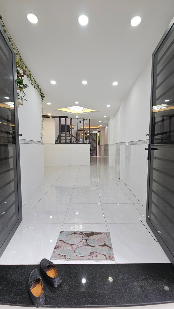 Nhà bán hẻm Âu Dương Lân, Quận 8, 44.3m² - Sổ hồng riêng, giá chỉ 5.18 tỷ!