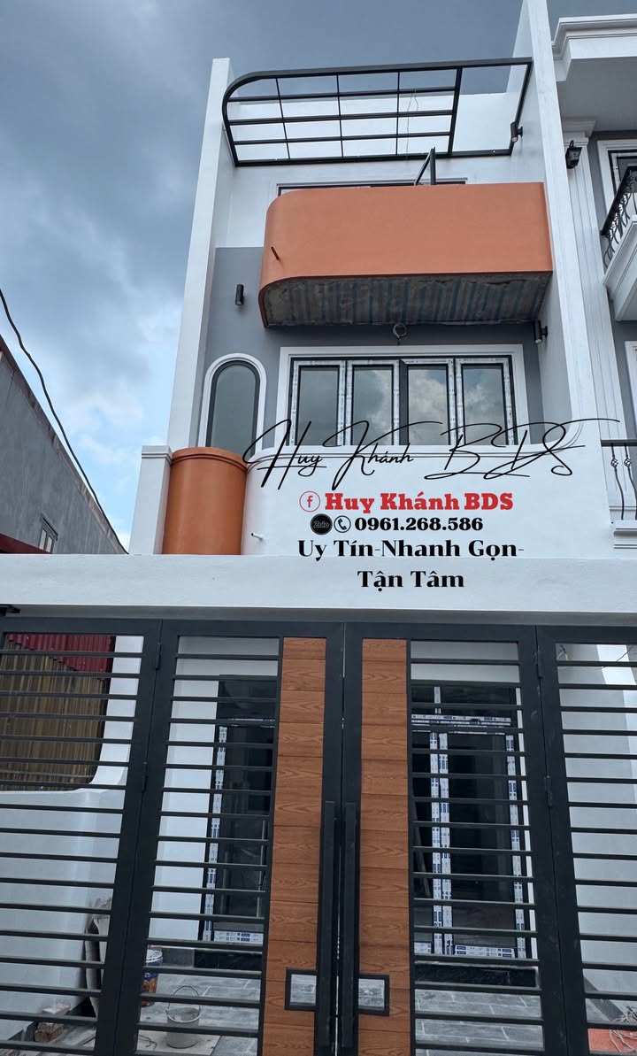 Nhà bán gần TDC Mai Pha, Lạng Sơn 73.8m² giá 2.9 tỷ - Thiết kế hiện đại, tiện nghi đầy đủ!