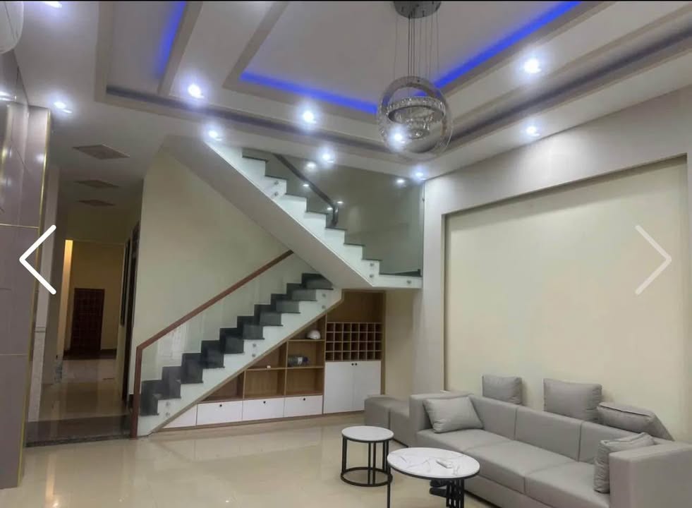 Nhà 2 tầng mặt tiền Sơn Thuỷ Đông 4, Hòa Hải, Đà Nẵng 100m² giá 8.4 tỷ - Sổ đỏ chính chủ!