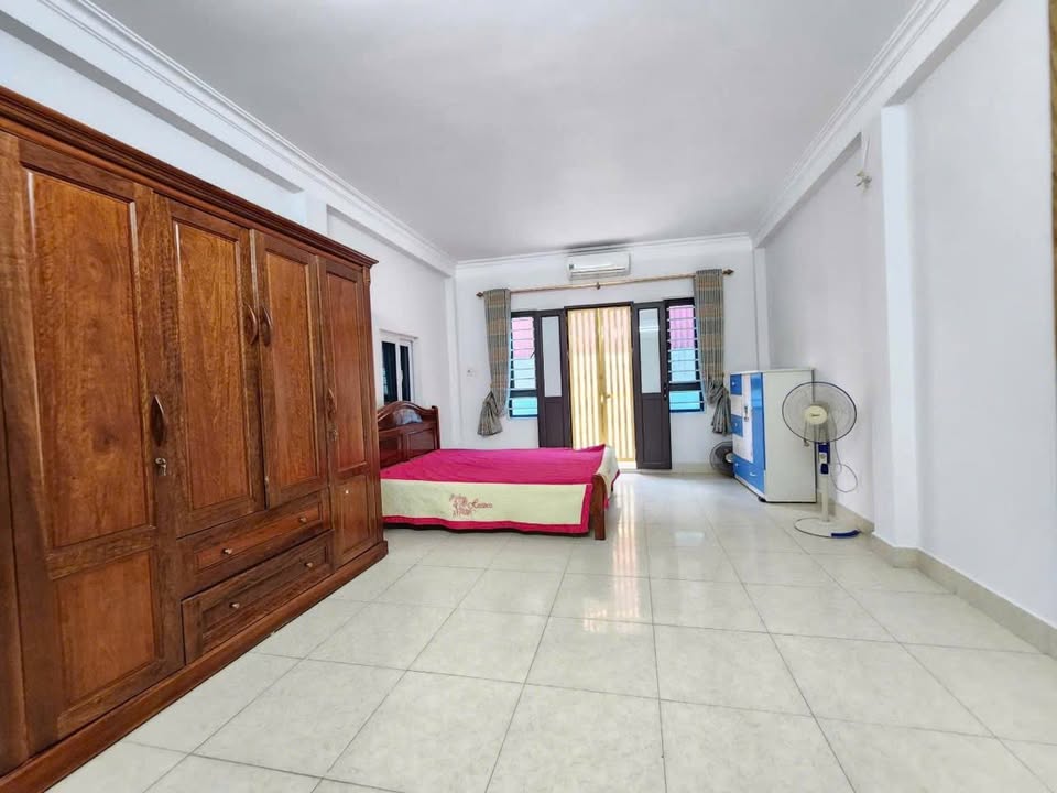 Nhà đẹp Lĩnh Nam 40m² giá 7 tỷ - Thiết kế hiện đại, vị trí đắc địa!