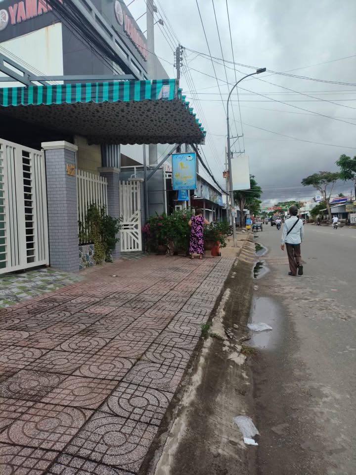 Cho thuê nhà mặt tiền đường Lê Lợi, Sóc Trăng 150m² - Hợp đồng lâu dài, giá chỉ 6 triệu/tháng!