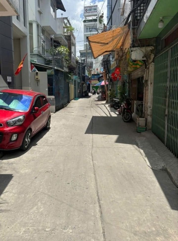 Nhà phố CMT8 Quận 10 64m² giá 9.99 tỷ - Nhà mới, 2 mặt thoáng!